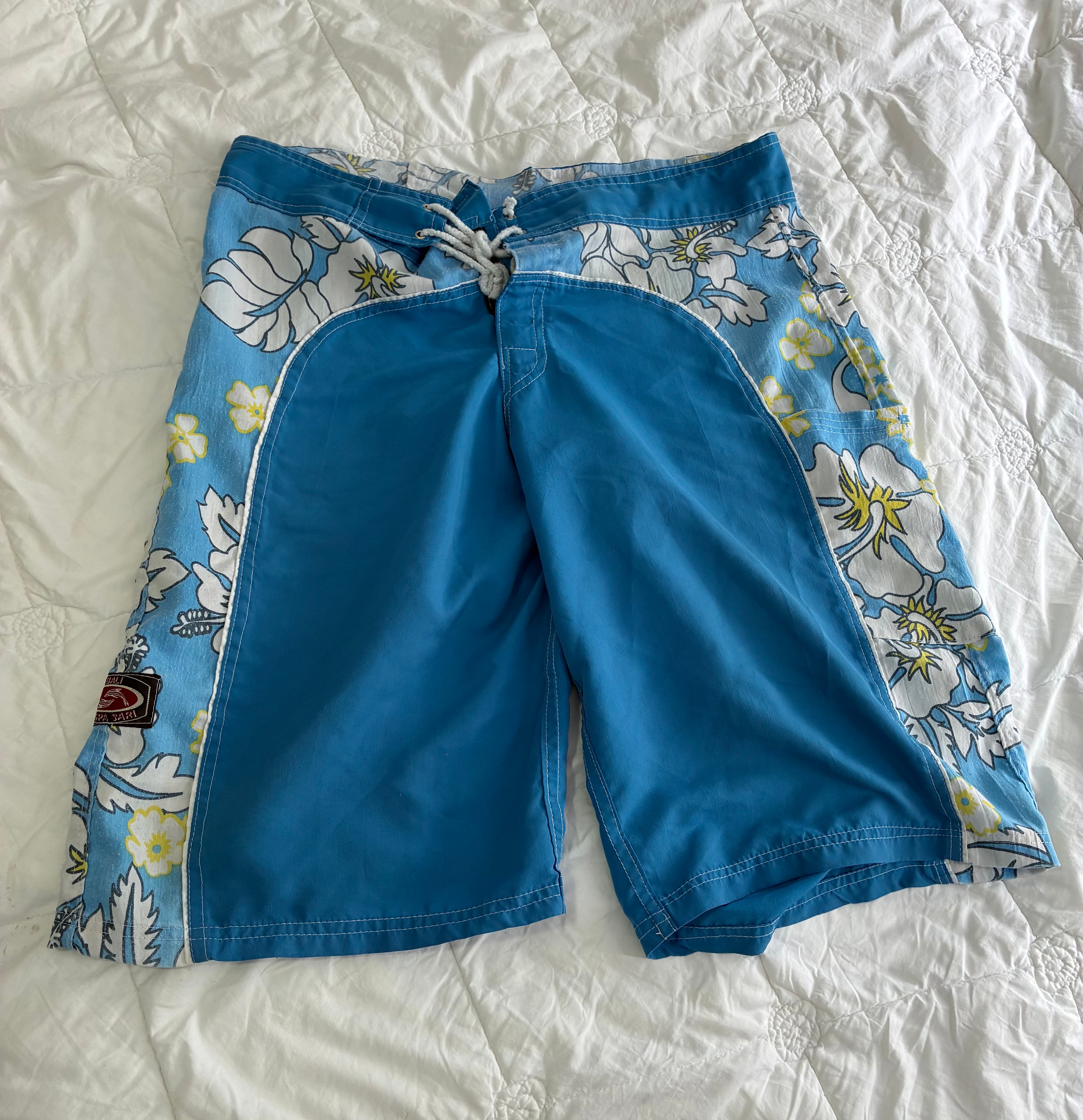 Men’s Blue Floral Board Shorts – Size XXL