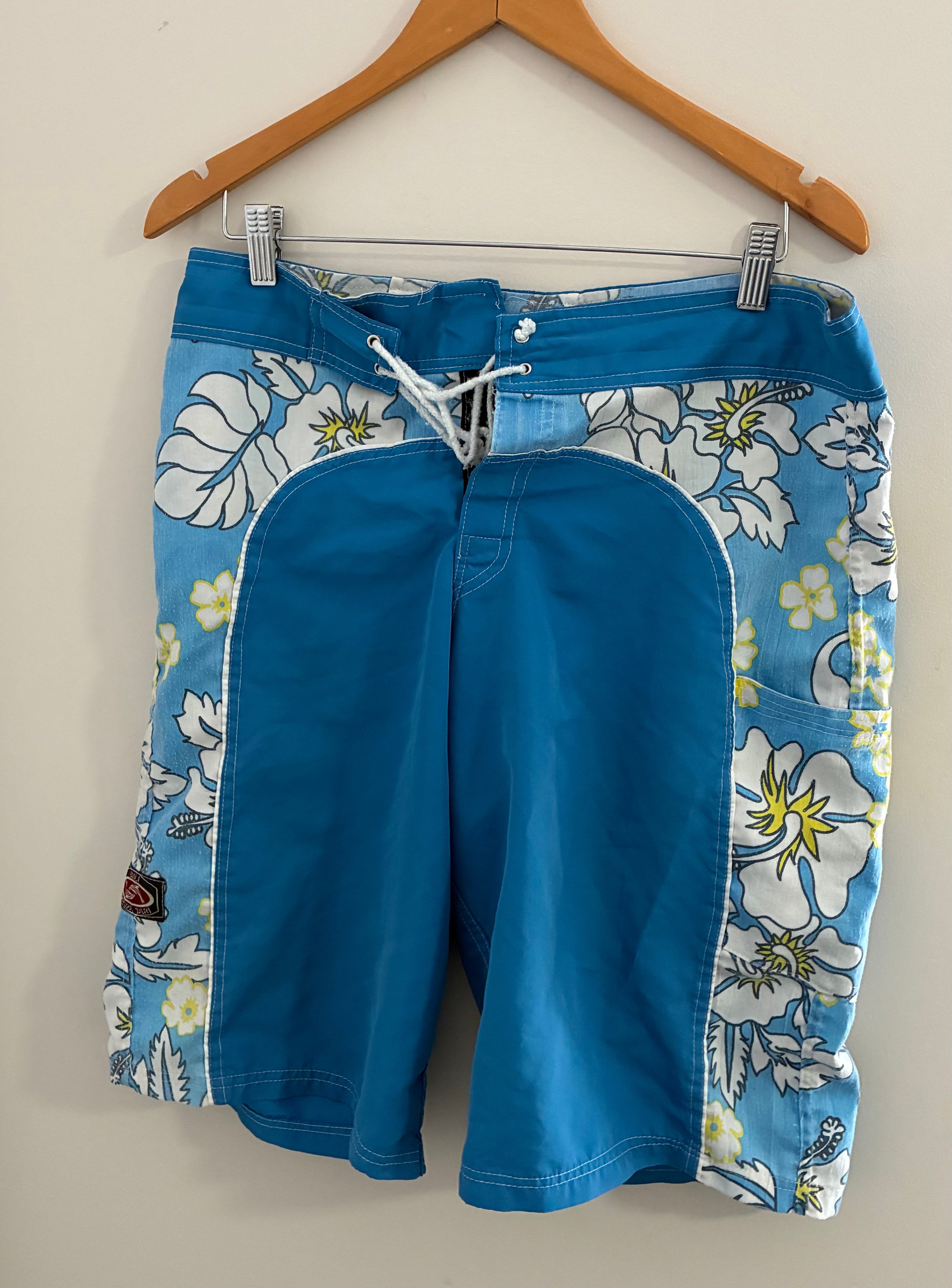 Men’s Blue Floral Board Shorts – Size XXL