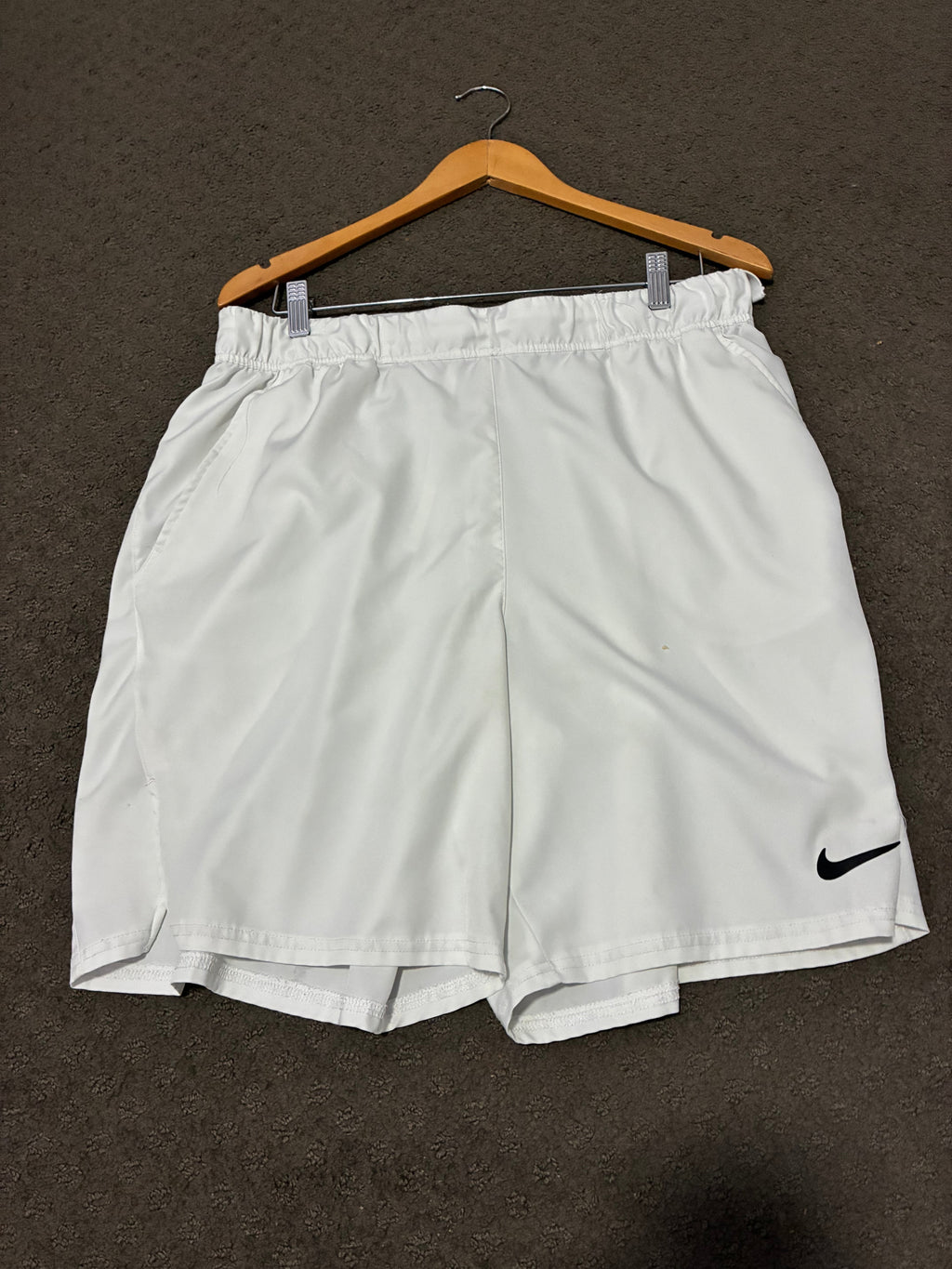 Nike Dri-Fit Shorts – White, Size XL