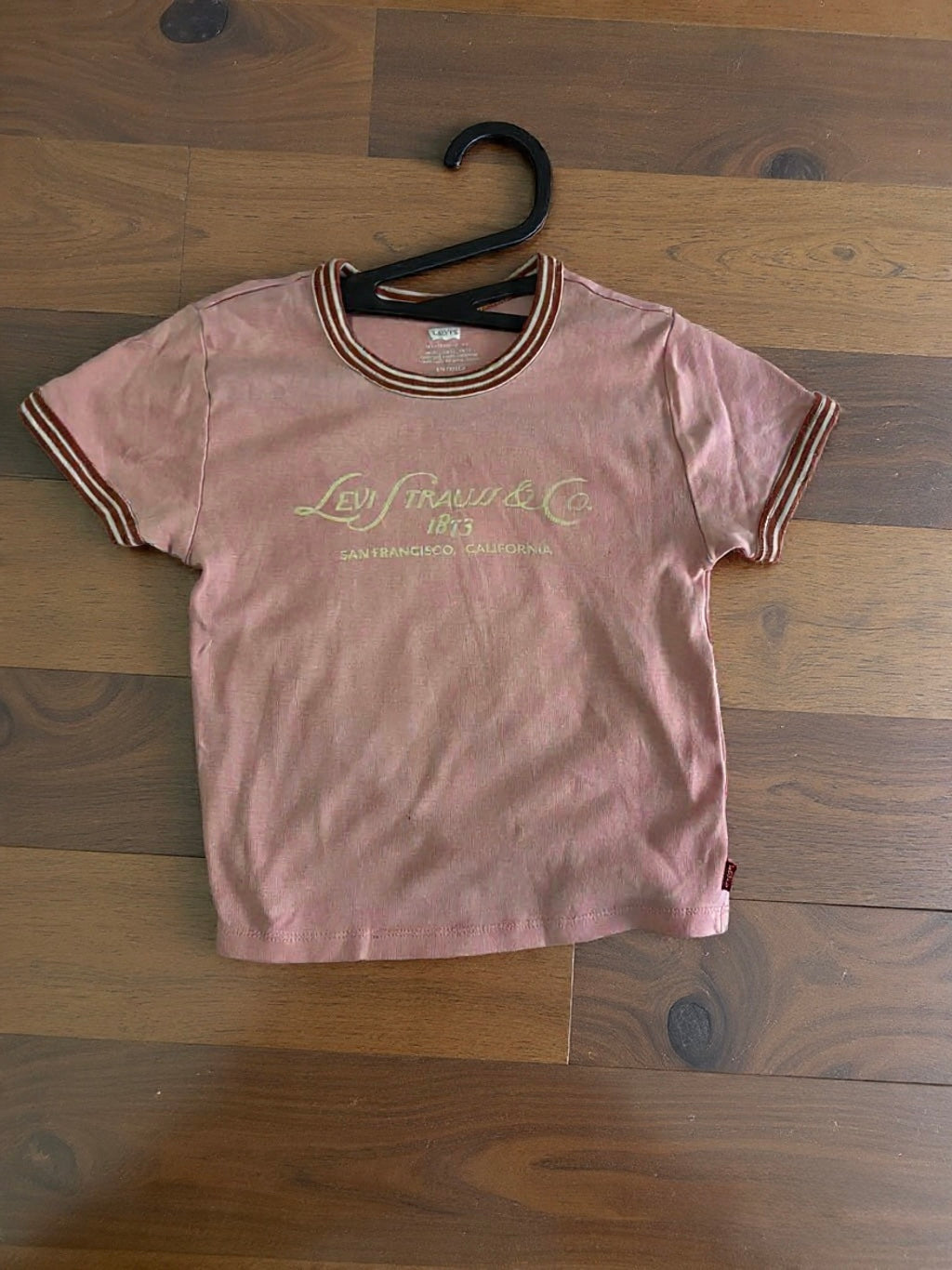 Levi’s Pink T shirt Size XS