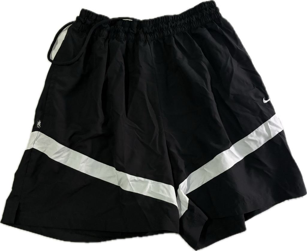 Nike Dri-FIT Shorts – Men’s Large, Lightweight & Performance-Ready