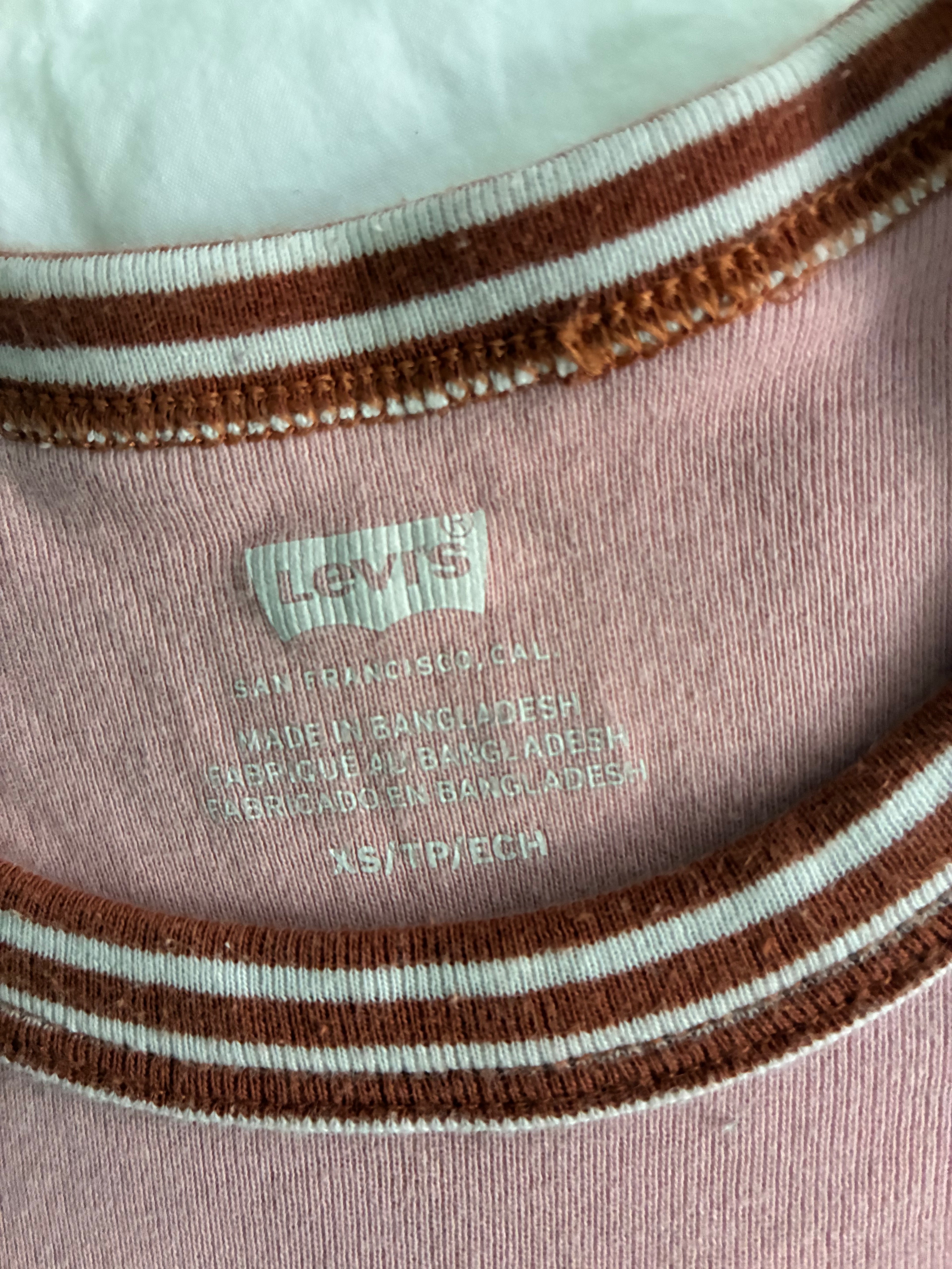 Levi’s Pink T shirt Size XS