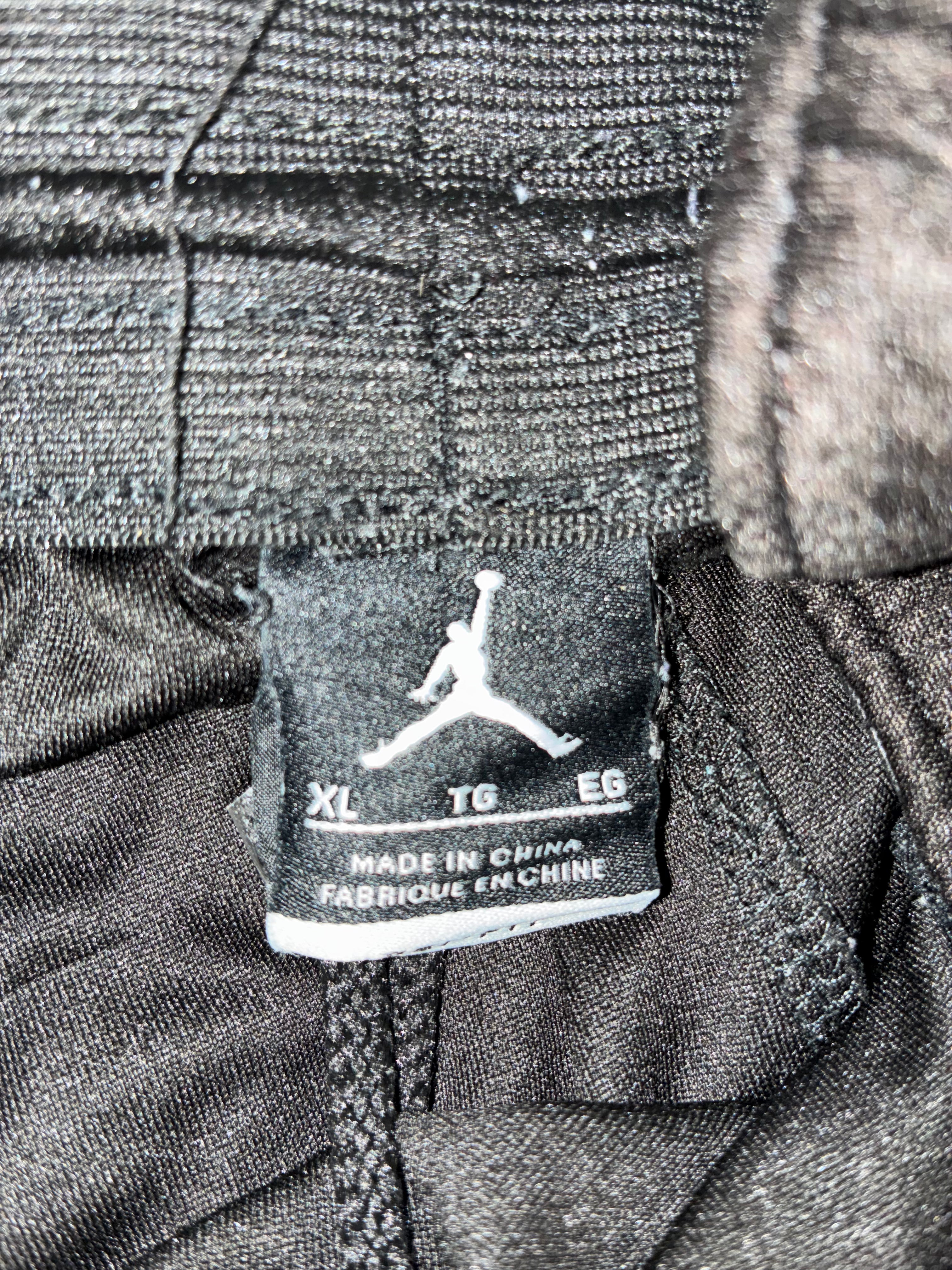 Jordan Athletic Shorts – Men’s Size XL, Comfortable & Stylish