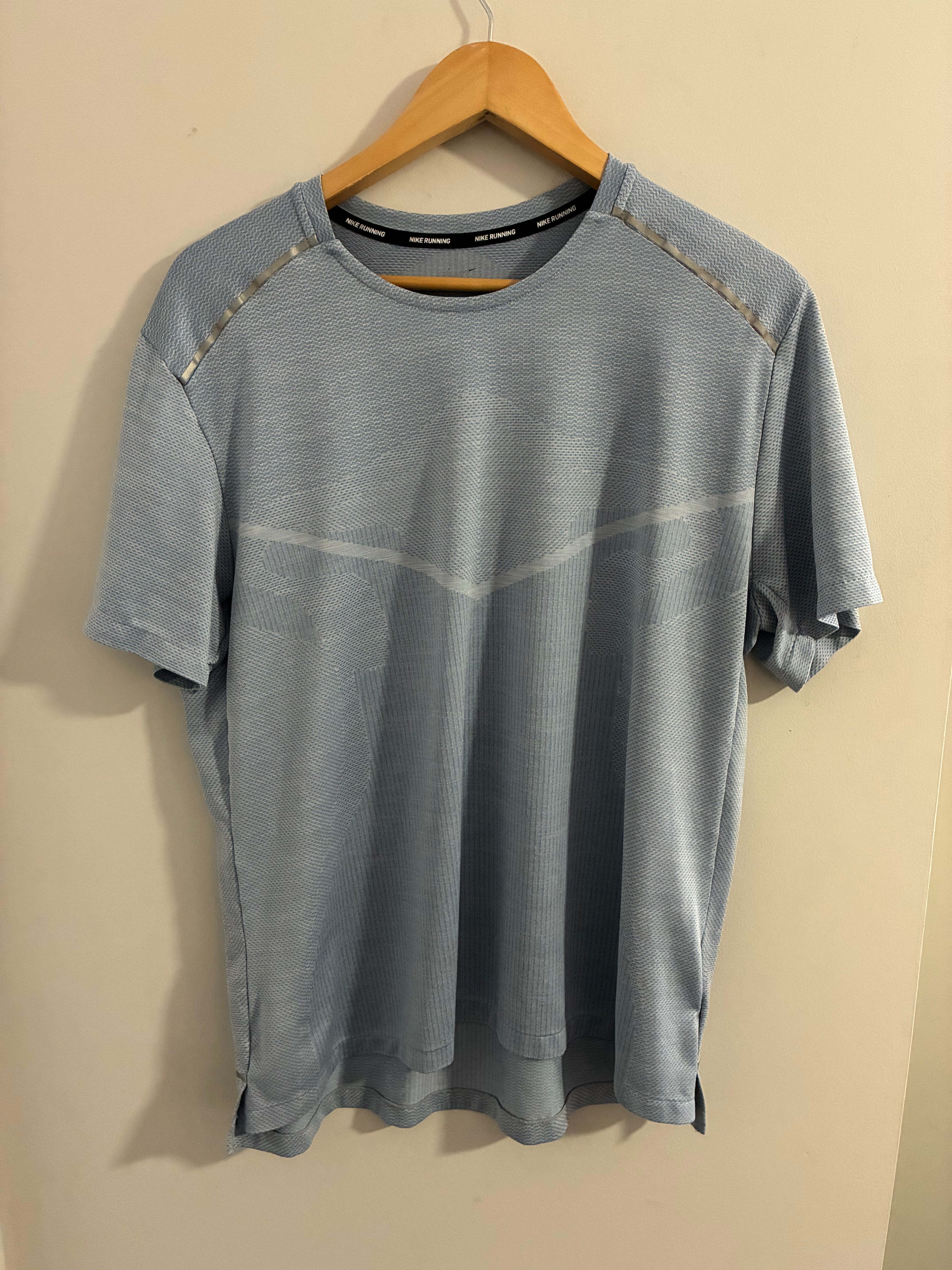 Nike Dri-FIT Light Blue Performance Shirt – Men’s XL