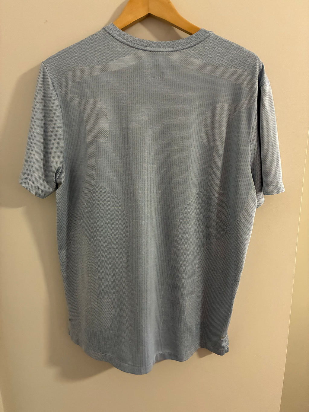 Nike Dri-FIT Light Blue Performance Shirt – Men’s XL