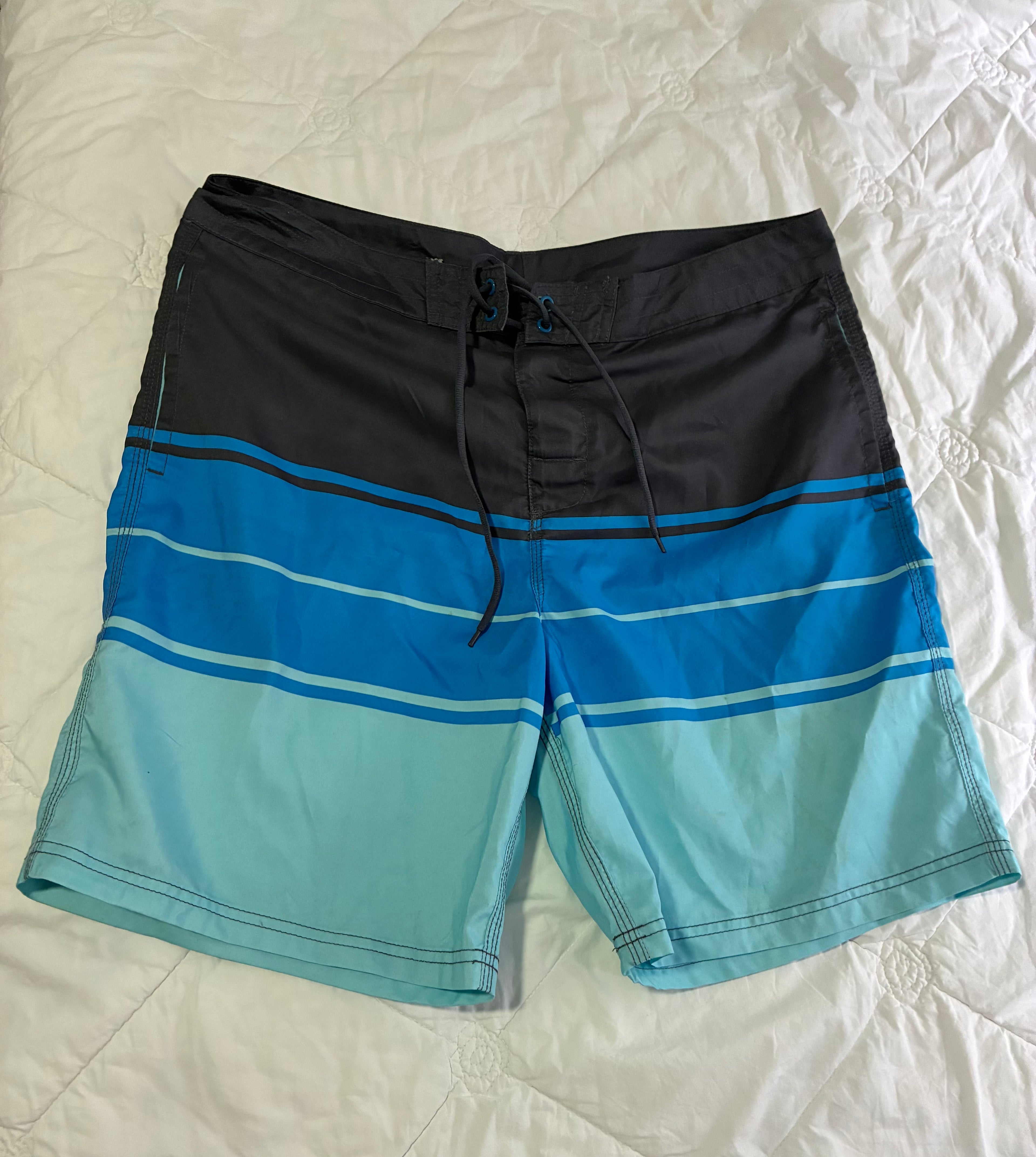 Target Multi-Color Board Shorts – Boys Size 92, Fun &amp; Comfortable